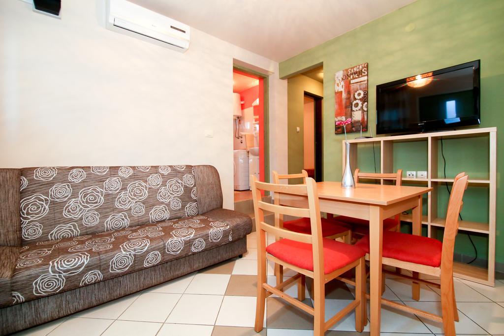 Tiho'S Apartments Сплит Экстерьер фото