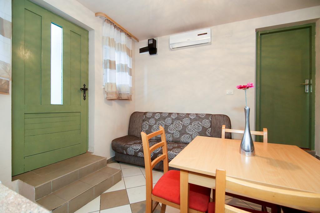 Tiho'S Apartments Сплит Экстерьер фото